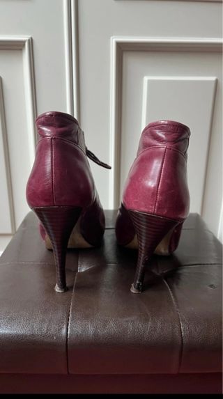 Botines granates con cordones