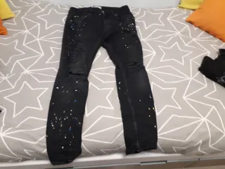 Pantalones vaqueros negros con pintura