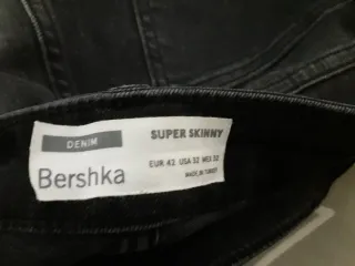 Pantalones vaqueros negros con pintura