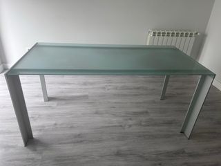 Mesa Comedor Cristal y Metal. Solo mesa, no sillas