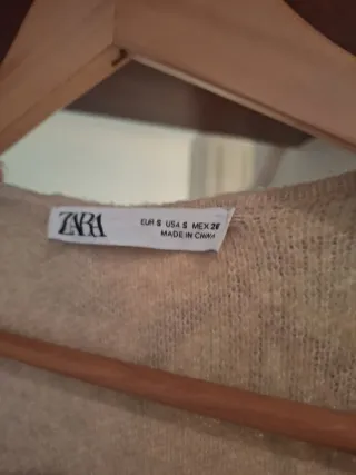 Abrigo caftán Zara pedrería floral