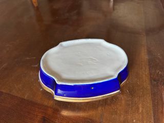 Caja porcelana esmaltada floral 1910