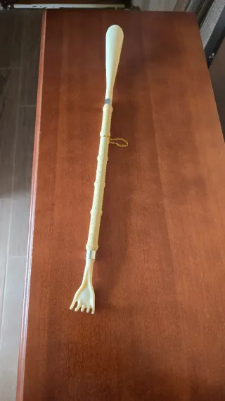 Calzador y Rascador de Espalda