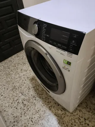 Lavadora AEG 8000 Series AutoDose Bomba agua rota