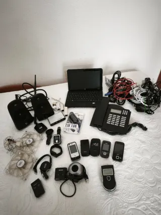 Lote Electrónica Variada: Móviles, Portátil, Teléf