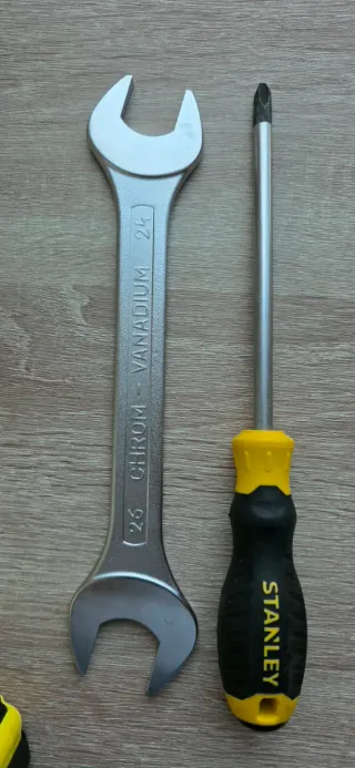 Destornillador Stanley y Llave fija