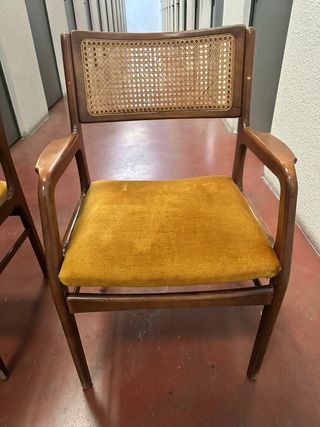 Mesa de comedor de mármol y madera con 6 sillas