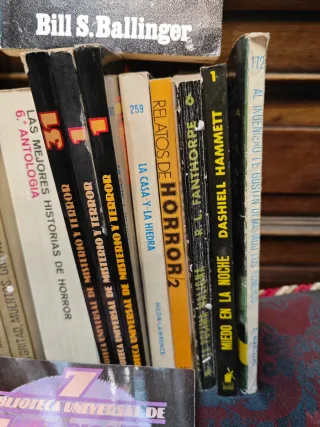 Colección de 27 libros antiguos de terror. Variado
