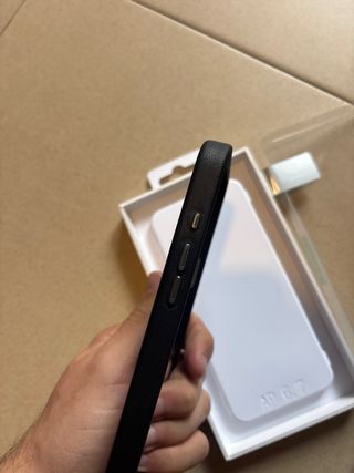 Funda iPhone 16 Pro Max Negra Cuero