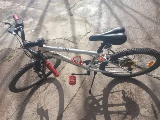 Bicicleta infantil blanca