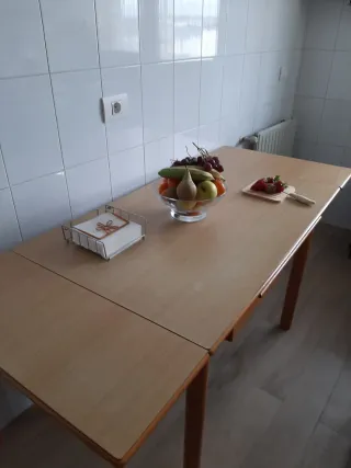 Mesa de cocina extensible de madera