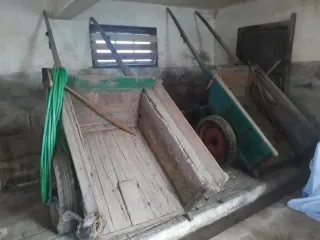 Se regalan carros antiguos para restaurar