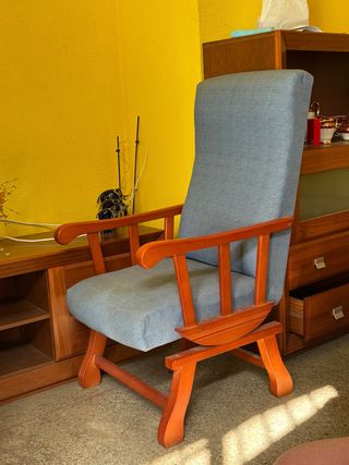 Butaca tapizada tela y madera