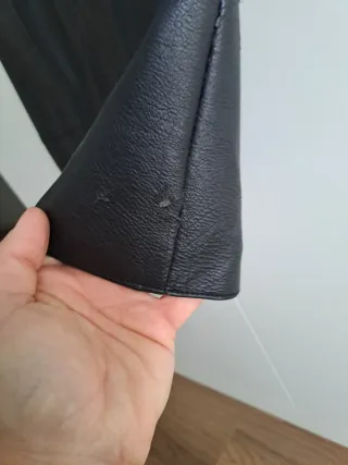 Minifalda de cuero negra