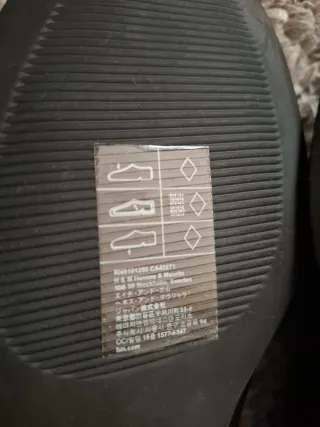 Mocasines H&M Negros con Hebilla Dorada