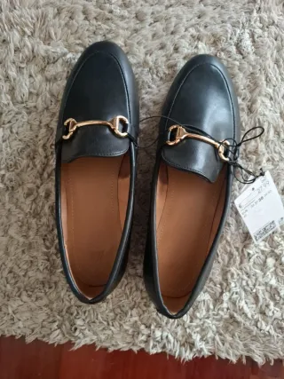 Mocasines H&M Negros con Hebilla Dorada