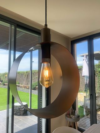 Pareja de lámparas colgantes metal latón