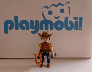 Playmobil Vaquero con látigo y rifle