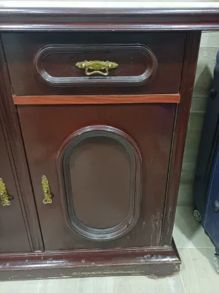 Aparador recibidor clásico madera mármol