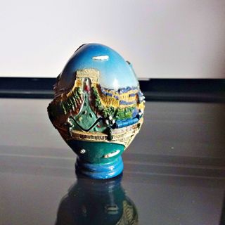 huevo de colección traído desde Paris