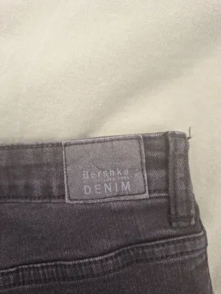 Pantalón largo negro Bershka