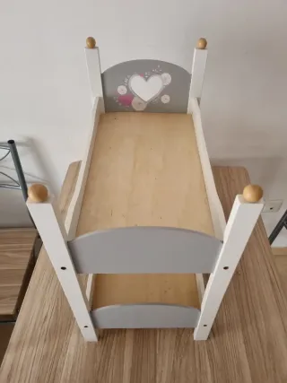 Culla di giocattoli per bambole