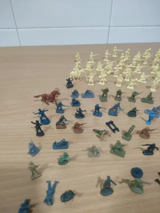Set di soldatini in plastica in miniatura