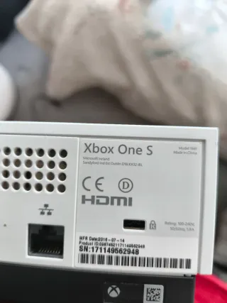 Xbox One S Bianca + Controller Rosso