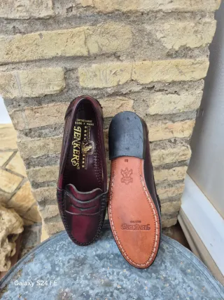 Castellanos niño burdeos