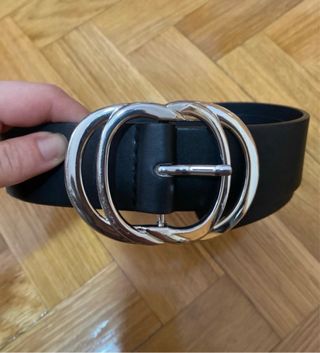 Cinture Stradivarius con fibbia argentata