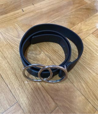 Cinture Stradivarius con fibbia argentata