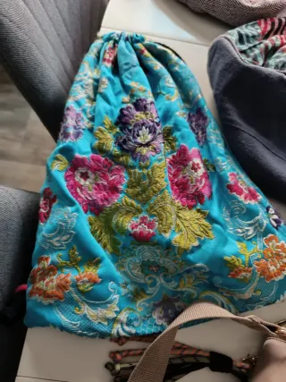 Bolso artesanal y mochilas