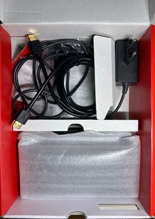 Nintendo Switch OLED Rossa e Blu - Completa