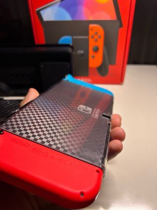 Nintendo Switch OLED Rossa e Blu - Completa