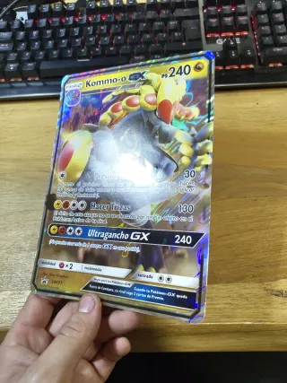 Carta Pokémon Kommo-o GX promo grande SM71