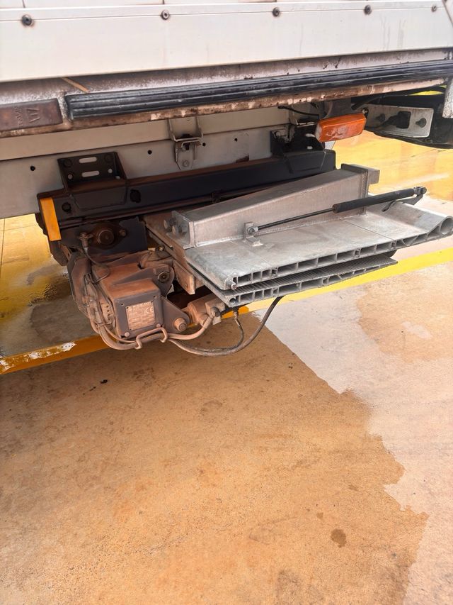 Camión Renault Mascott 7tn 2005