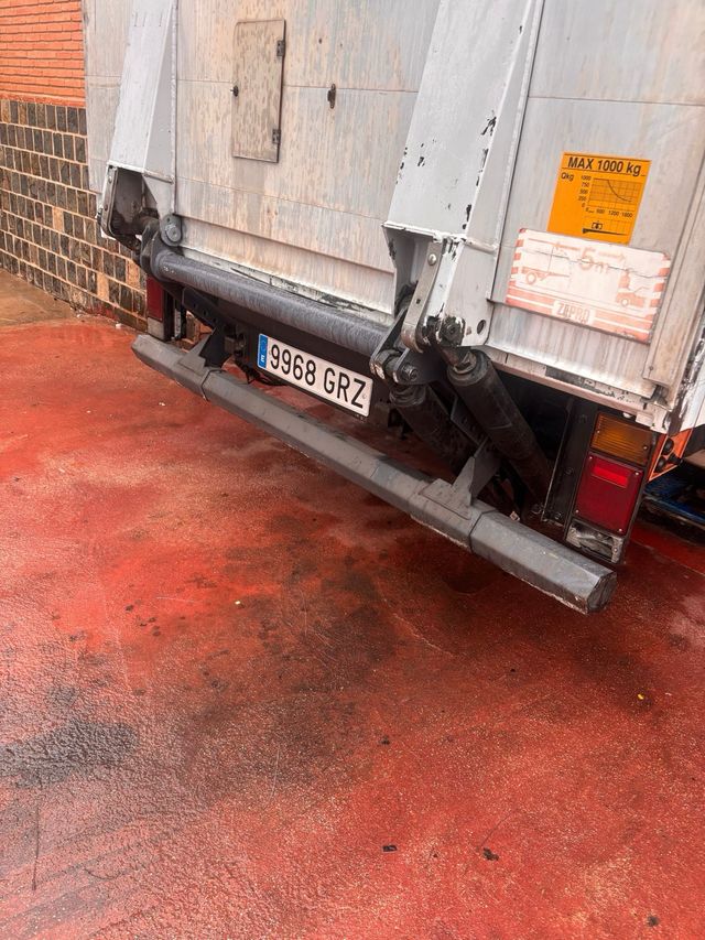 Camión Renault Mascott 7tn 2005