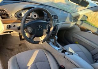 Mercedes-Benz E 2004 2004