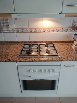 Encimera de gas 60x60 Horno balay  Extractor blanc