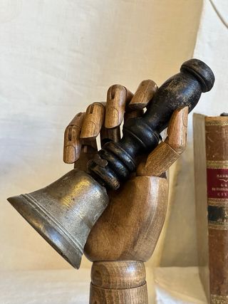 Campana antigua de iglesia