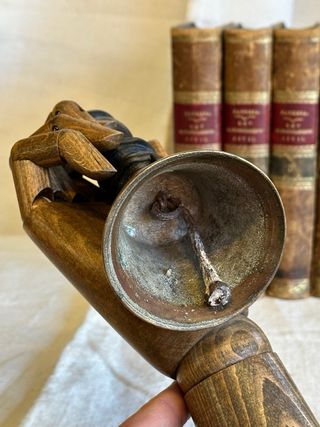 Campana antigua de iglesia