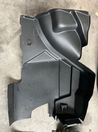 Plásticos Maletero Mercedes 190