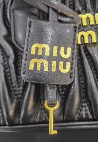 Miu Miu Bolso Negro Acabados Originales
