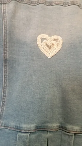Chaqueta vaquera con corazones