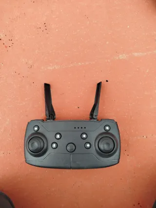 Droni giocattolo con custodia e accessori