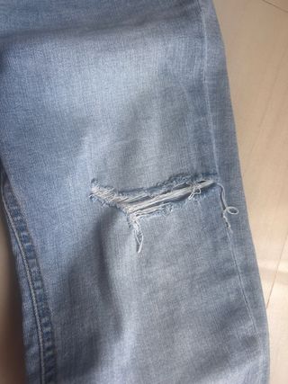 Vaqueros desgastados azules