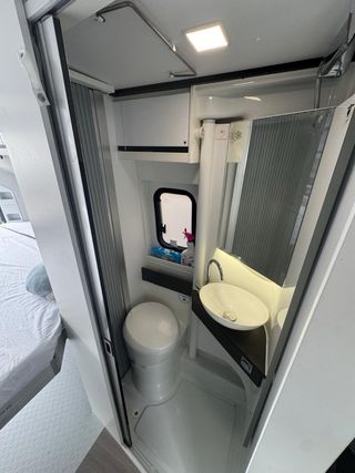 Adria Twin Sport 640 SGX 140cv – 12.000km