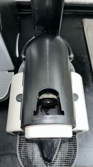 Cafetera DeLonghi Blanca y Negra