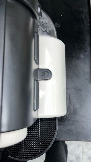 Cafetera DeLonghi Blanca y Negra