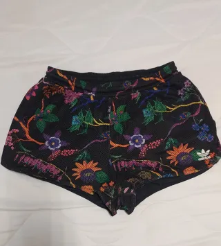 Pantalón corto Adidas negro multicolor